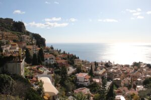 city, taormina, nature-1428707.jpg